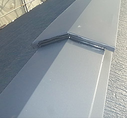 棟板金の浮き(釘抜け)