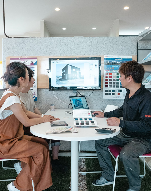 シミュレーターで相談している様子