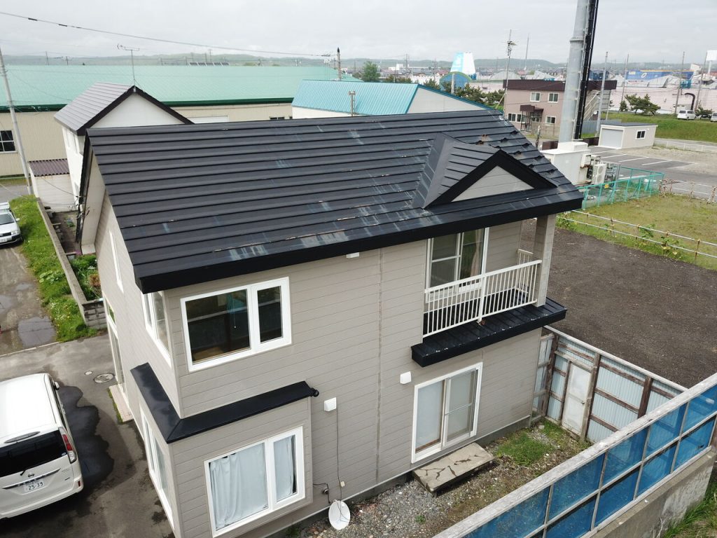 屋根の葺き替えと外壁塗装 ビフォー