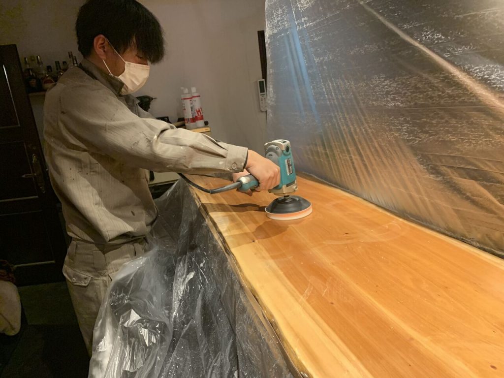 barカウンターの塗装