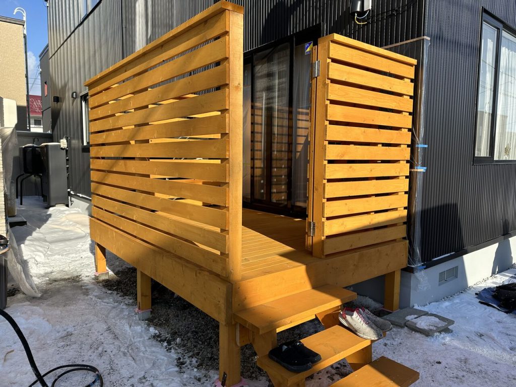 ウッドデッキ塗装　ビフォー