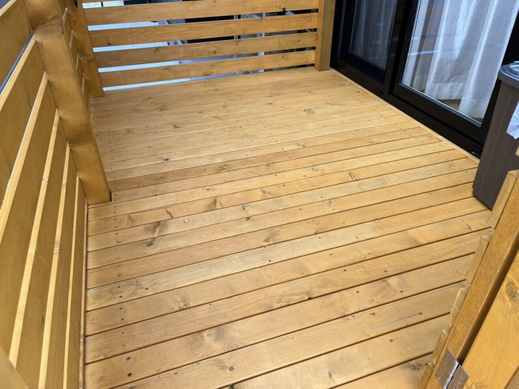 ウッドデッキ塗装　ビフォー