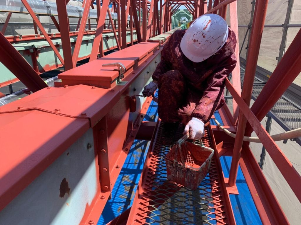 飼料コンベアー、架台塗装