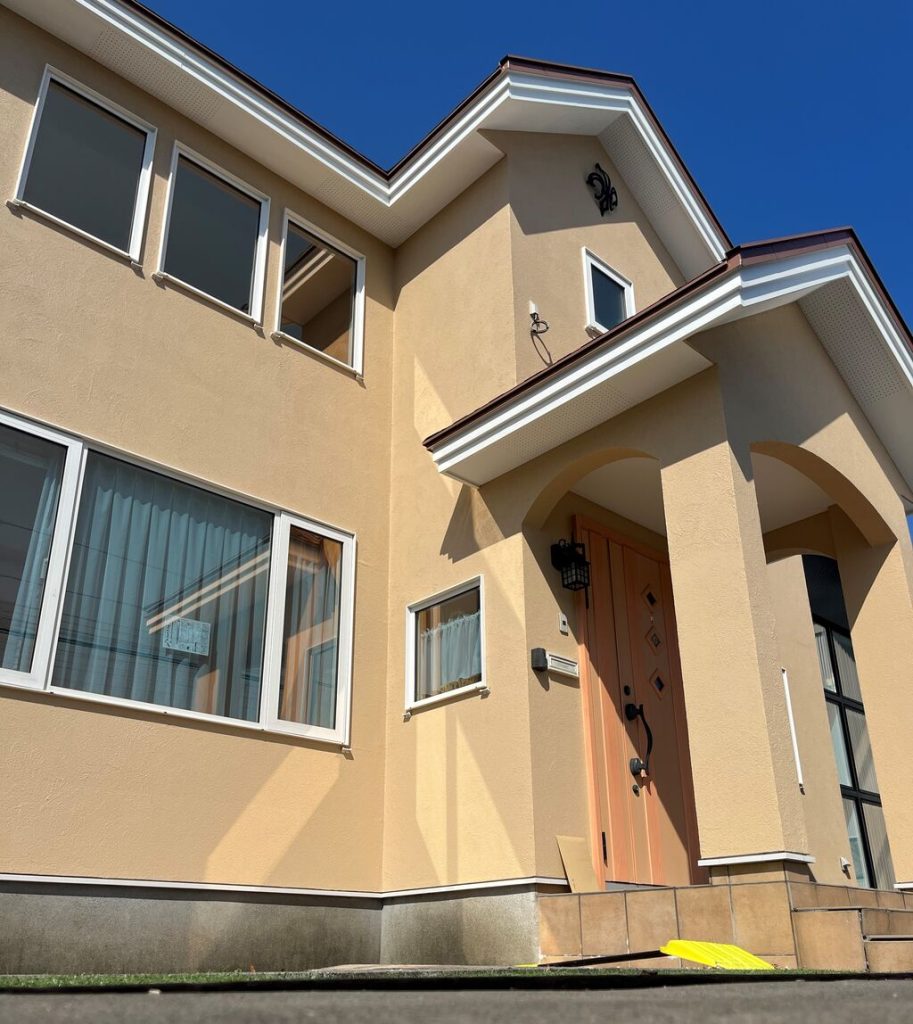 塗装が完成した一軒家の様子