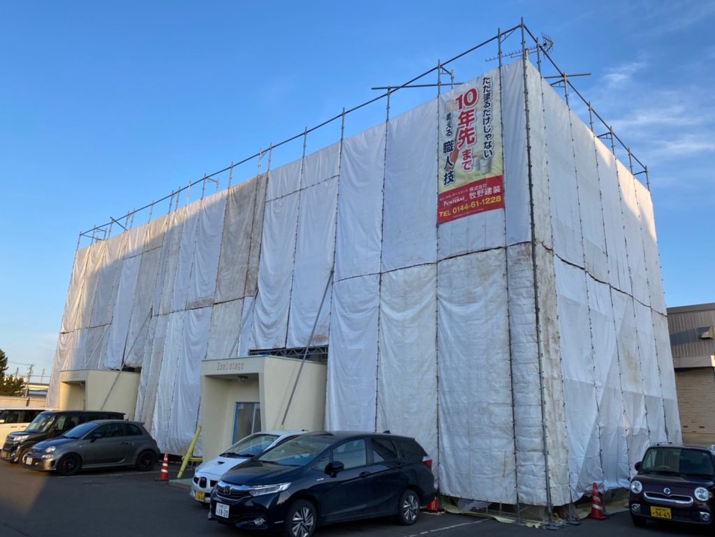 苫小牧市日吉町 エクセルステージ  仮設足場設置完了