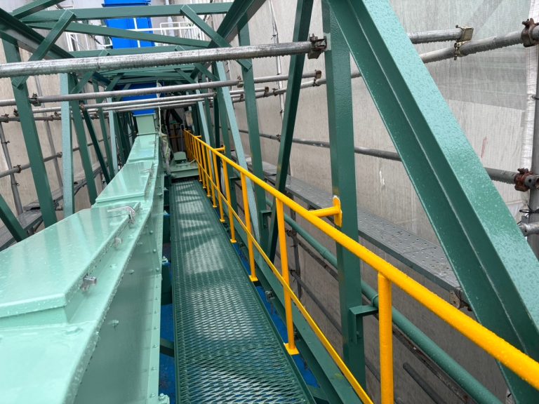 苫小牧市岸壁コンベアー、架台塗装⓵ アフター