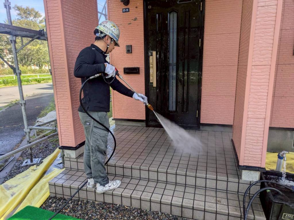 苫小牧市澄川町 k様邸 玄関ポーチ 高圧水洗浄