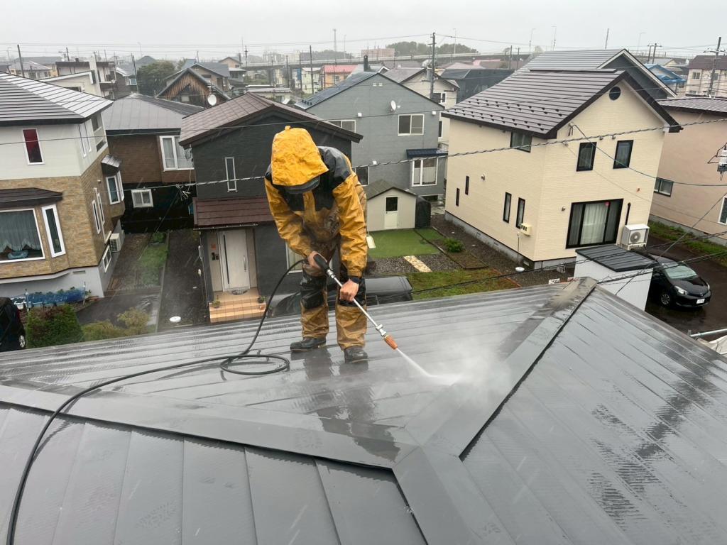 苫小牧市しらかば町 Y様邸 屋根 高圧水洗浄