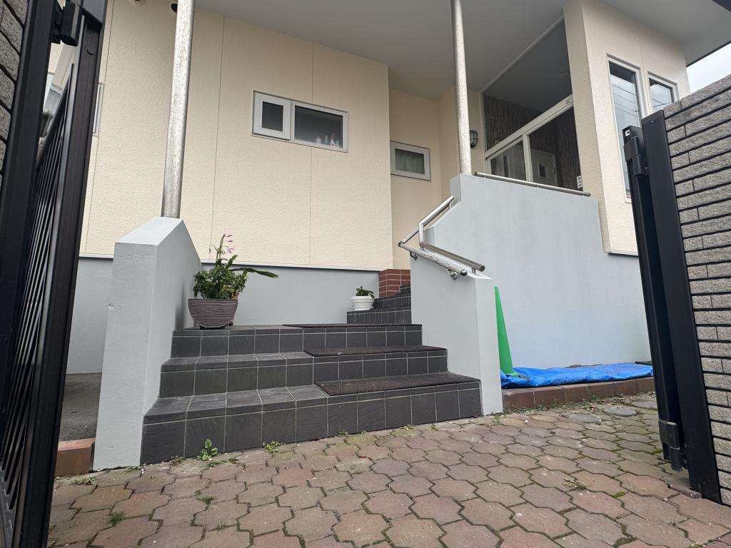 苫小牧市花園町 A様邸借家 土間袖壁アフター