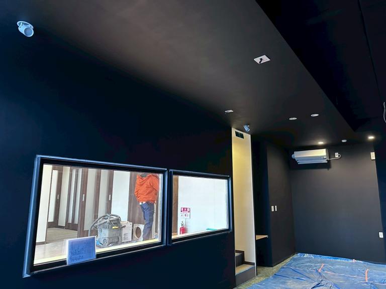 岩内　ゴルフシュミレーション室内塗装 アフター