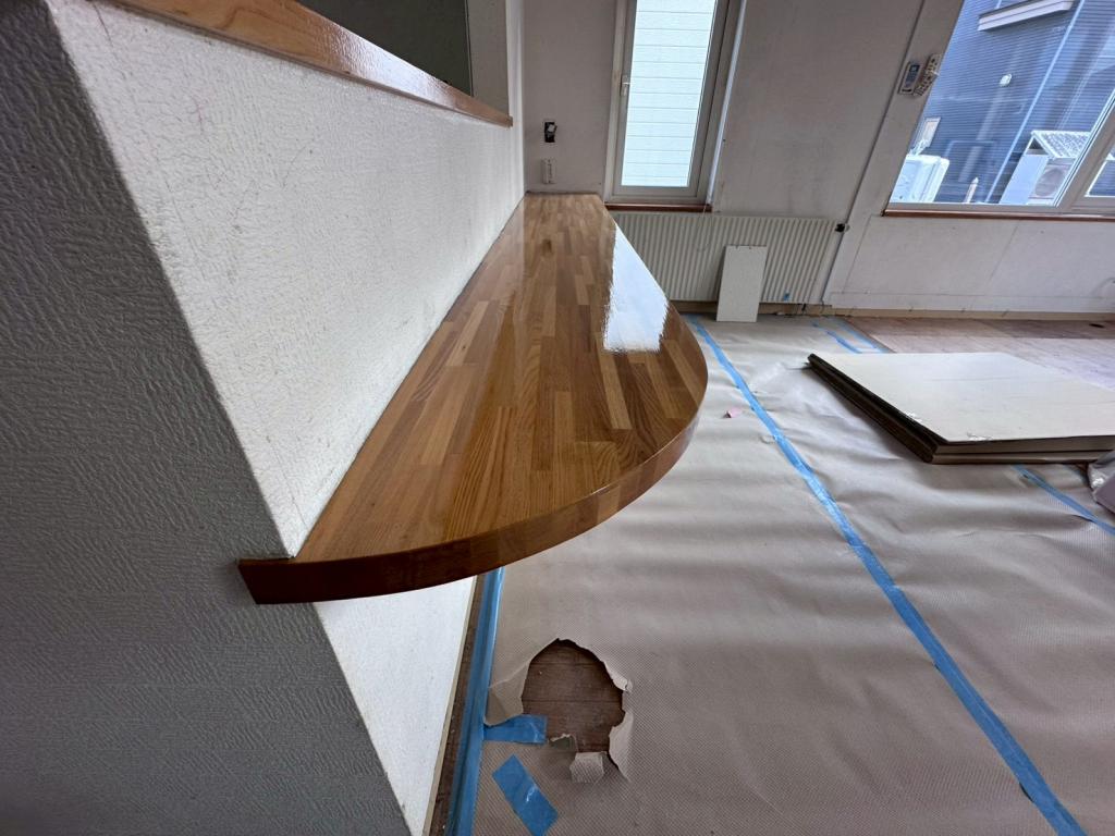 苫小牧澄川町 中古住宅室内塗装 集成材カウンターアフター