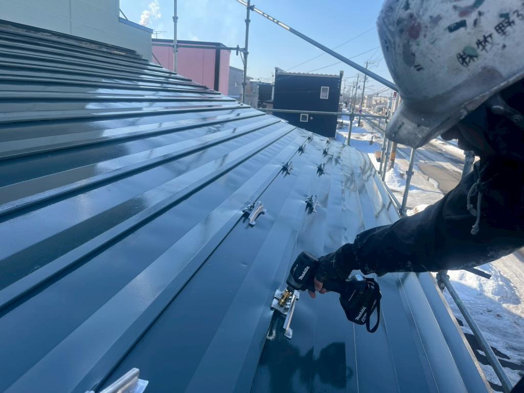 苫小牧市春日町 T様邸 屋根 雪止め取付け