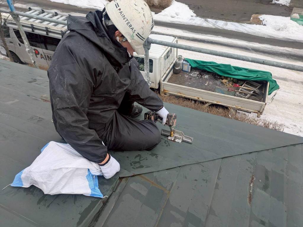 苫小牧市春日町 T様邸 屋根 雪止め一時撤去