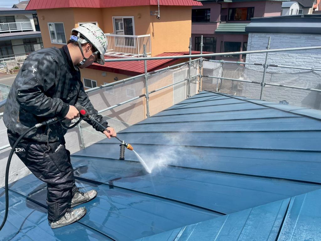 苫小牧市桜木町、S様邸 屋根 高圧水洗浄