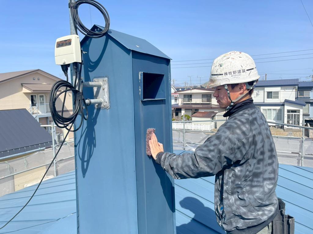 苫小牧市桜木町、S様邸 煙突 下地調整(ケレン)